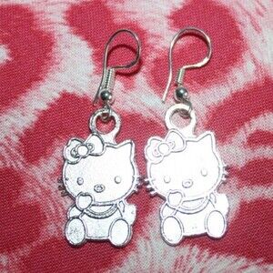 Girl's Silver Earrings Kitty Dangle Earrings Cat Fashion NIP